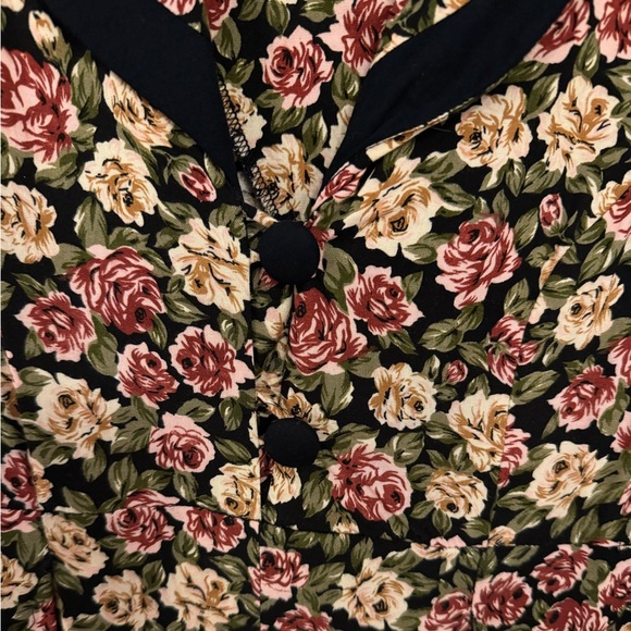 Short Sleeve Floral Jumpsuit Size 10 - Picture 6 of 16